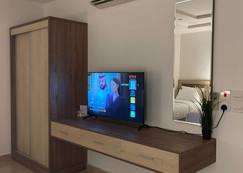 استديو بأثاث مريح وفاخر