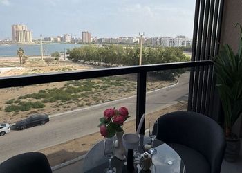 شقة باطلاله على البحر