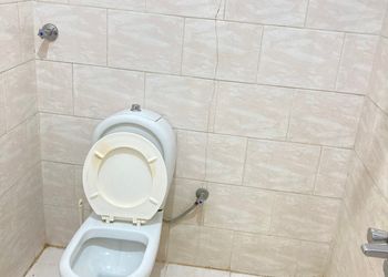 استديو بسرير ماستر وأثاث مريح 