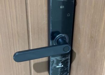 استديو بأثاث مريح وبسيط 
