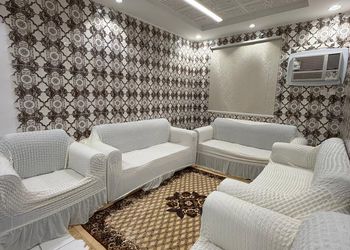 شقة بغرفة معيشة وغرفتين نوم 