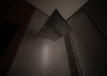 استديو بأثاث مريح وبسيط 