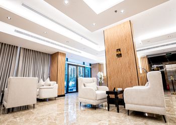 استديو بأثاث مريح وبسيط 