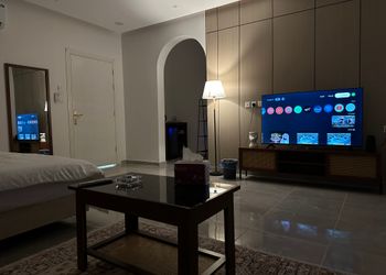 استديو هادئ بدخول ذاتي 