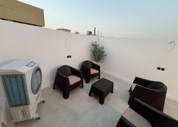 استديو بسرير ماستر وجلسة جانبية 