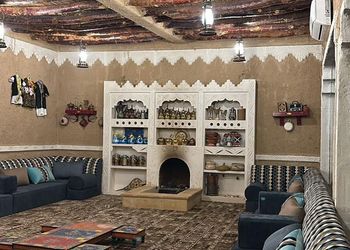 استراحة بمسطحات خضراء وملاعب