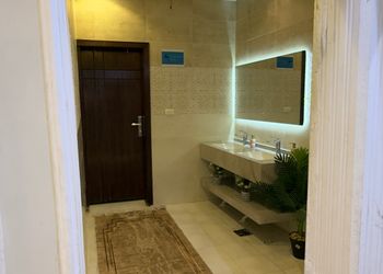 استراحة بجلسة خارجية وألعاب أطفال 