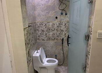 استديو بأثاث مريح وبسيط 