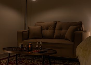استديو بتصميم هادئ وسرير ماستر