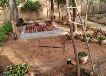 استراحة بمسطح اخضر ومجالس