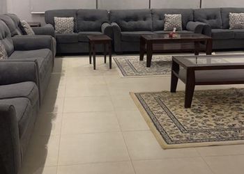 استراحة بملعب كرة طائرة ومسبح