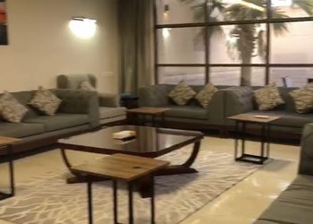 شاليه بمسبح خارجي وغرفة نوم 