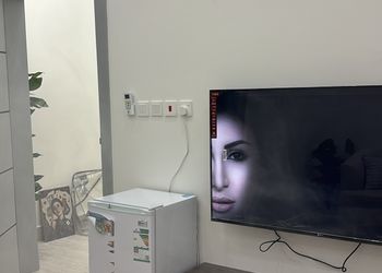 شقة بدخول ذاتي وصالة مريحة 