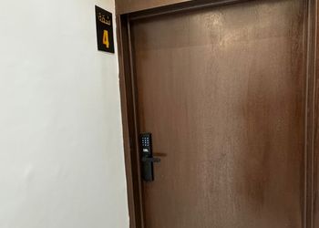 استديو بسرير ماستر ودخول ذاتي