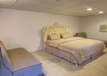 مزرعة بمناظر خلابة وجلسة خارجية 