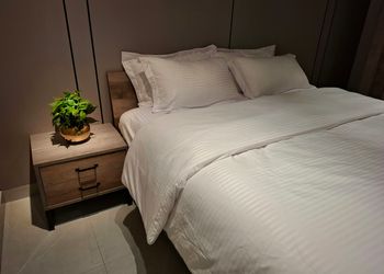 استديو بسرير ماستر 