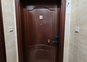 استديو بأثاث مريح وبسيط