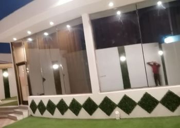 شاليه بصالة ومسبح داخلي