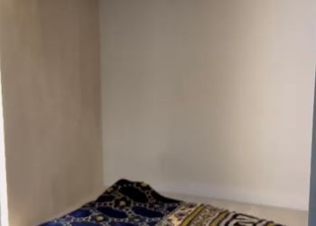 شقة بغرفة معيشة وغرفة نوم 