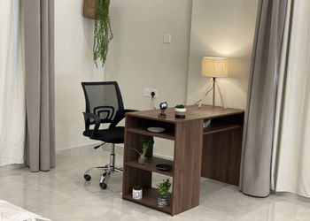 استديو بتصميم مميز وببلكونه 
