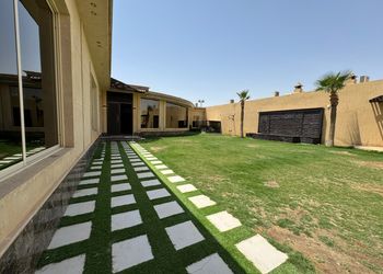 شاليه بمسطح اخضر