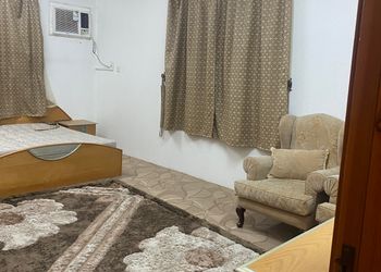 شقة بغرفتين نوم وصالة 