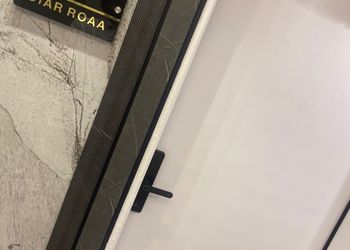 استديو بسرير ماستر وجلسه جانبيه