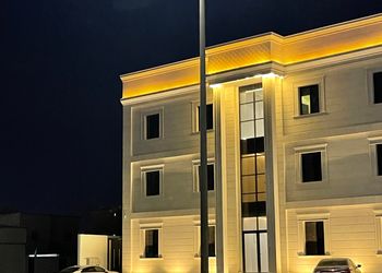 شقة بصالة أنيقة وغرفة نوم