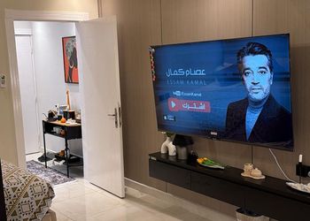 استديو بتصميم أنيق ودخول ذاتي
