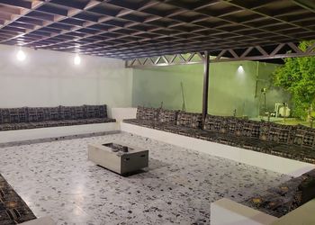 استراحة بمسبح خارجي ومجالس 