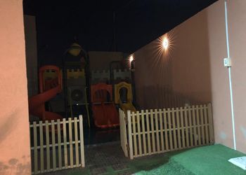 شاليه بجلسة خارجية وركن شواء