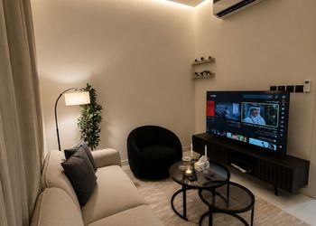 شقة بغرفة معيشة وغرفة نوم 