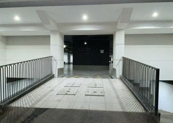 استديو بسرير ماستر وأثاث مريح 