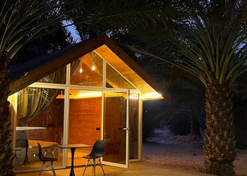 كوخ في مزرعة بسرير ماستر وجلسة 
