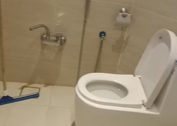 استراحة بمجلس وفناء خارجي 