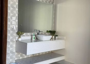 شاليه بغرفة نوم مطلة على المسبح