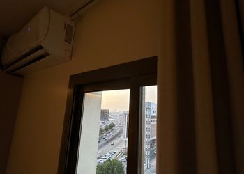 استديو بسرير ماستر وجلسة 