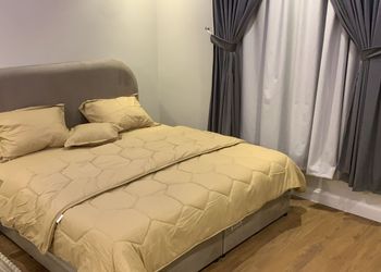 استديو بسرير ماستر وجلسة جانبية 