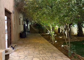 مزرعة ببيت شعر وجلسة خارجية