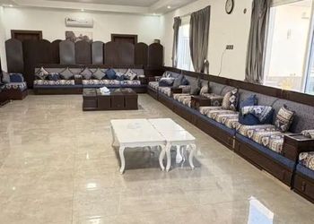 استراحة بمجلس وفناء خارجي 
