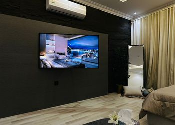 استديو بسرير ماستر وجلسة جانبية 