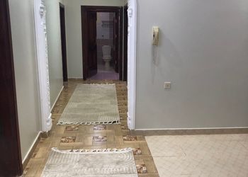 شقة بصالة وغرف نوم