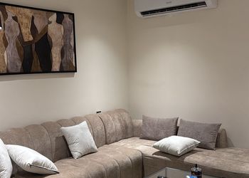 شقة بغرفة معيشة وغرفة نوم 