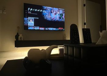 شقة بصالة انيقة ودخول ذاتي