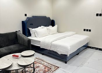 استديو بسرير ماستر