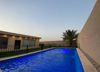 استراحة بمسبح