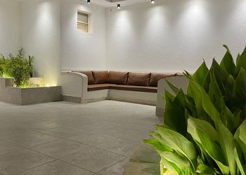 شاليه بمسبح خارجي وجلسة خارجية