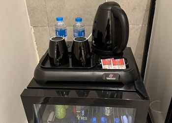 استديو بسرير ماستر وجلسة جانبية