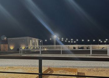 استراحة ببيت شعر واسطبل خيل