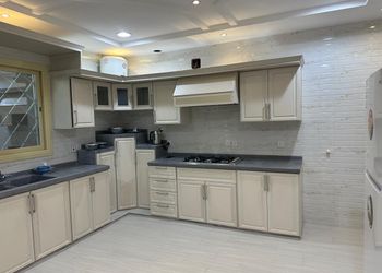 شقة بغرفتين نوم وأثاث مريح